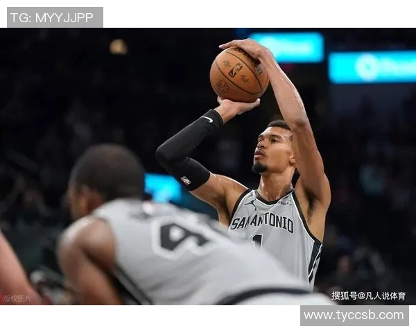 文班亚马半场表现抢眼砍下19分10板3助3断1帽唯失误略显不足
